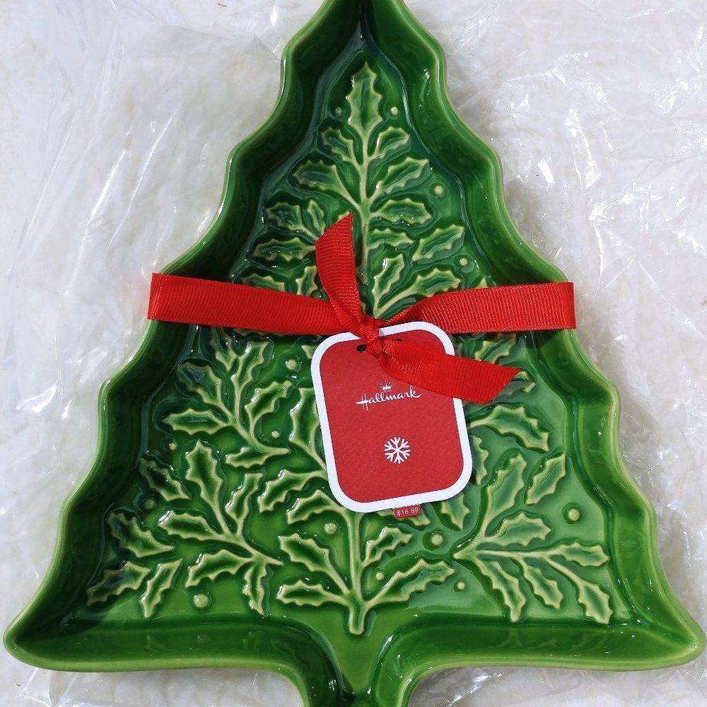 NWT   Hallmark Christmas Tree Ceramic Serving Dish.